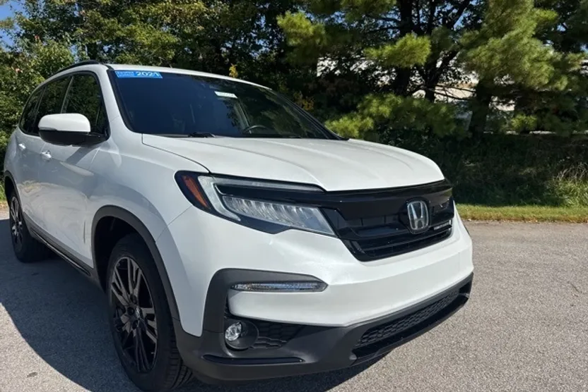2021 Honda Pilot Black Edition photo 1
