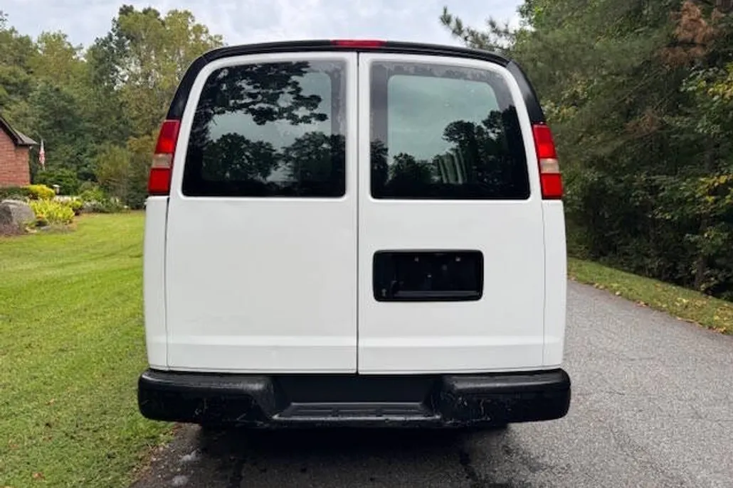 2012 Chevrolet Express 2500 Cargo Van photo 1