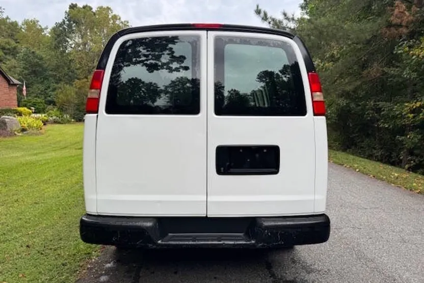 2012 Chevrolet Express 2500 Cargo Van photo 1