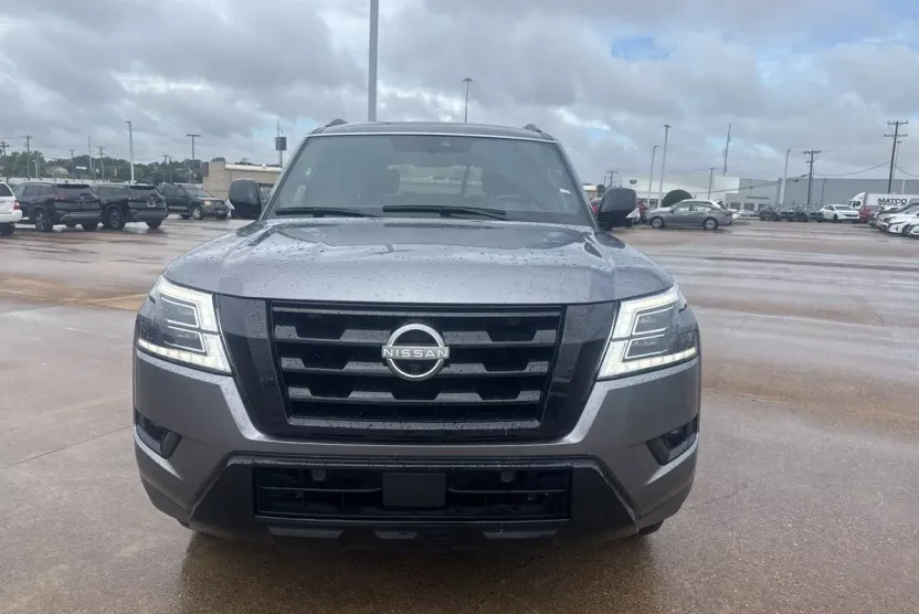 2023 Nissan Armada SL photo 1