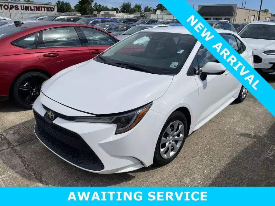 2022 Toyota Corolla LE photo 1