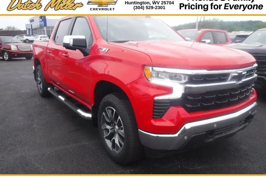 2025 Chevrolet Silverado LT photo 1