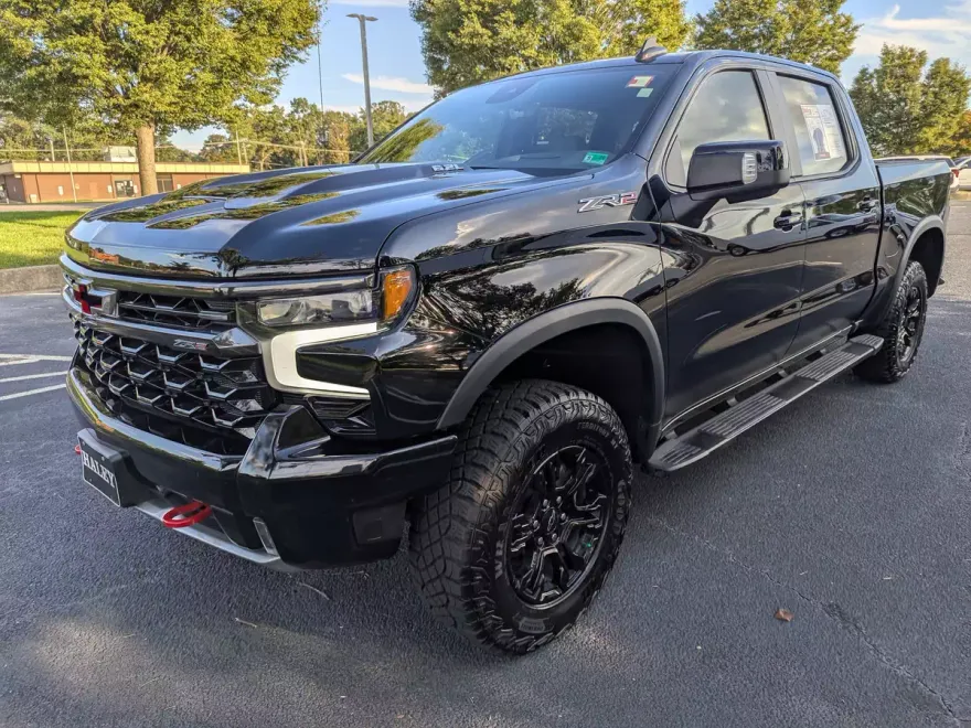 2024 Chevrolet Silverado 1500 ZR2 photo 1