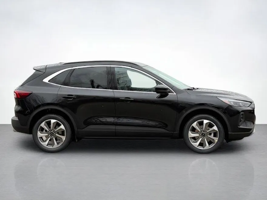2025 Ford Escape Hybrid Platinum photo 2