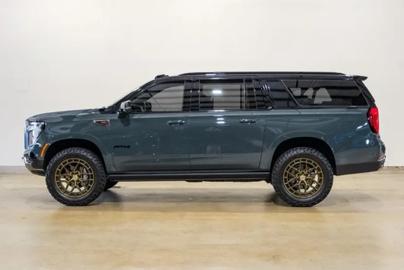 2025 Gmc Yukon XL AT4 Ultimate photo 1