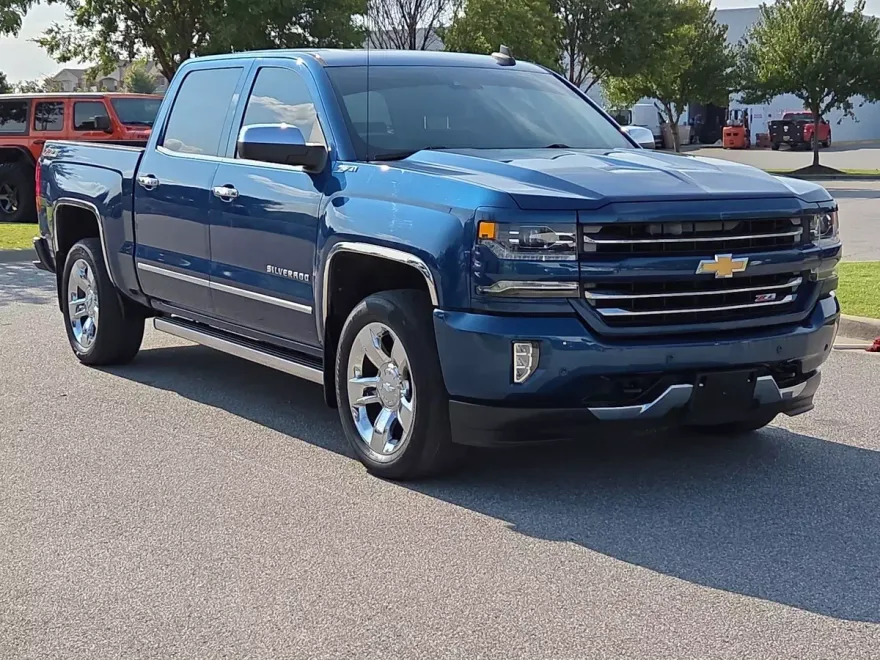 2017 Chevrolet Silverado 1500 LTZ photo 1