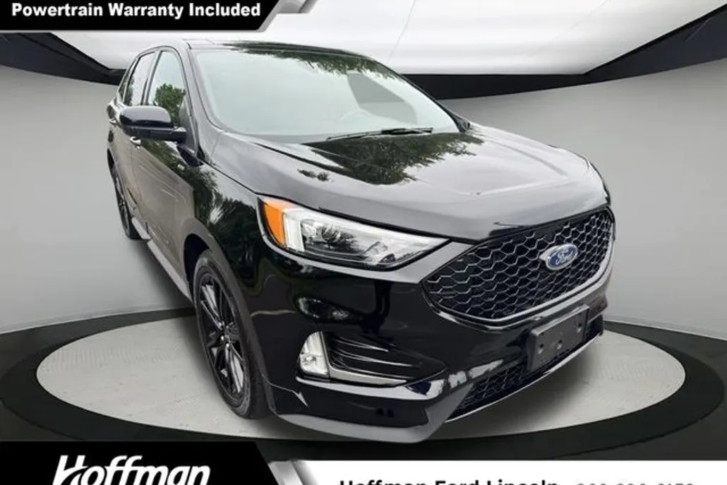 2022 Ford Edge ST photo 1