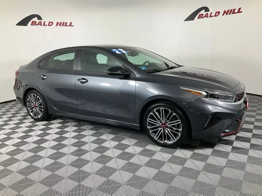 2023 Kia Forte GT photo 1