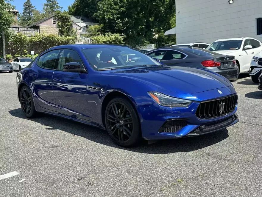 2022 Maserati Ghibli Modena Q4 photo 1