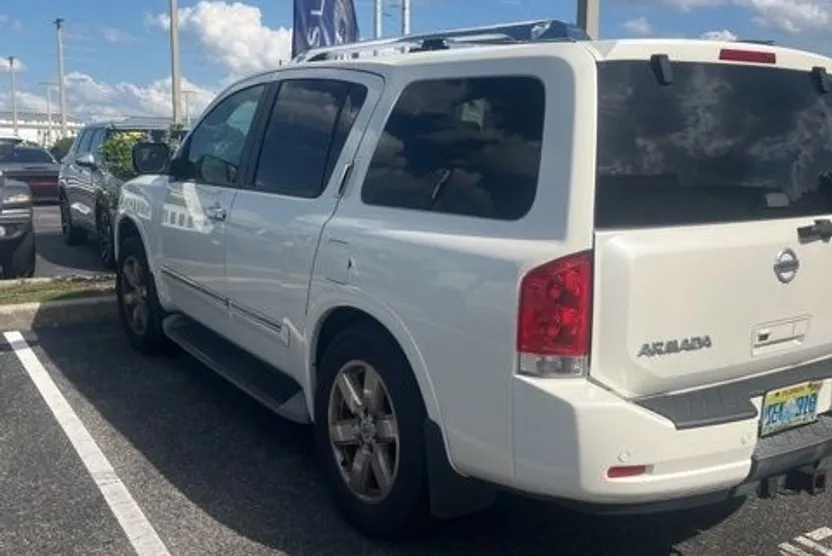 2014 Nissan Armada Platinum photo 1