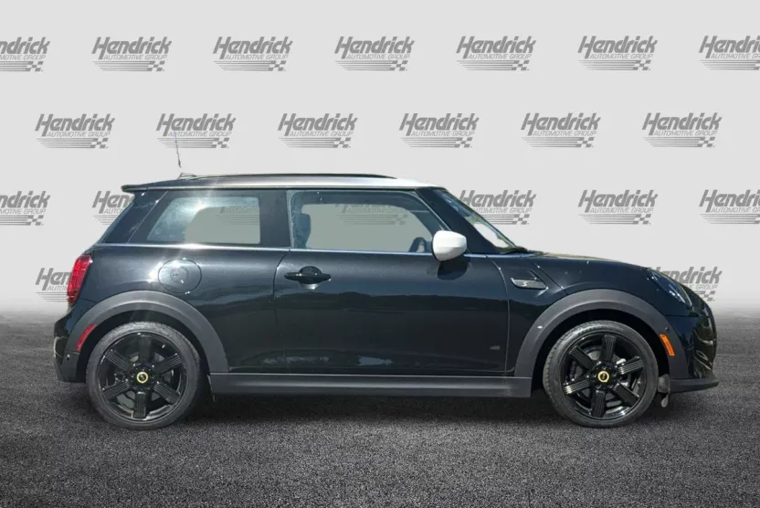 2024 Mini Cooper 2 Door Hardtop SE photo 1