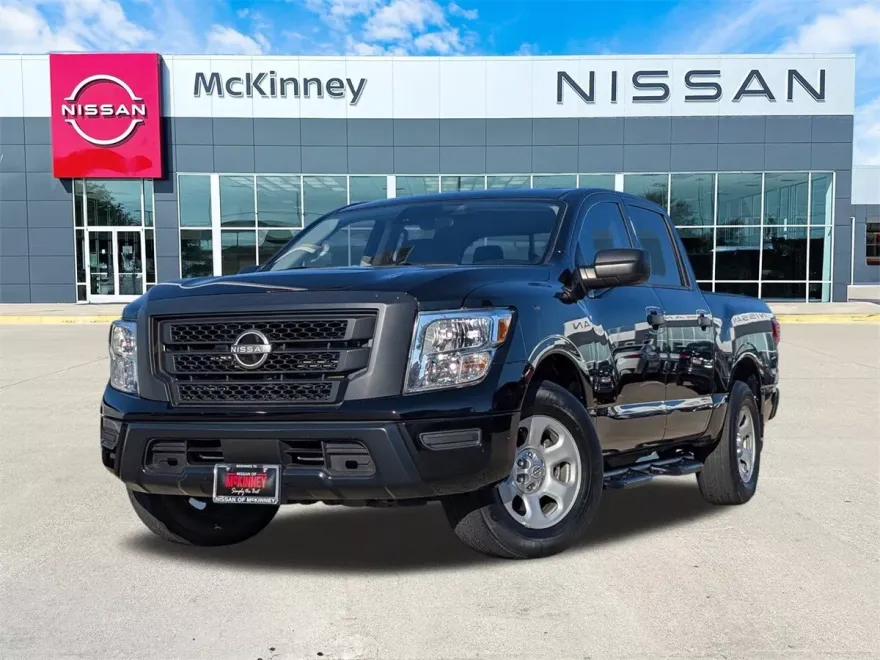 2023 Nissan Titan S photo 1