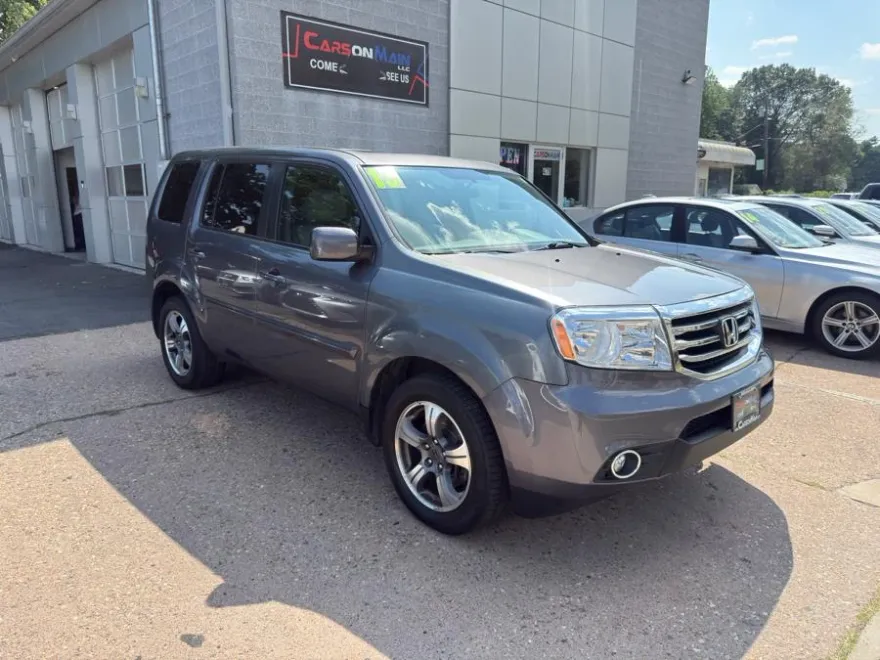 2015 Honda Pilot SE photo 1