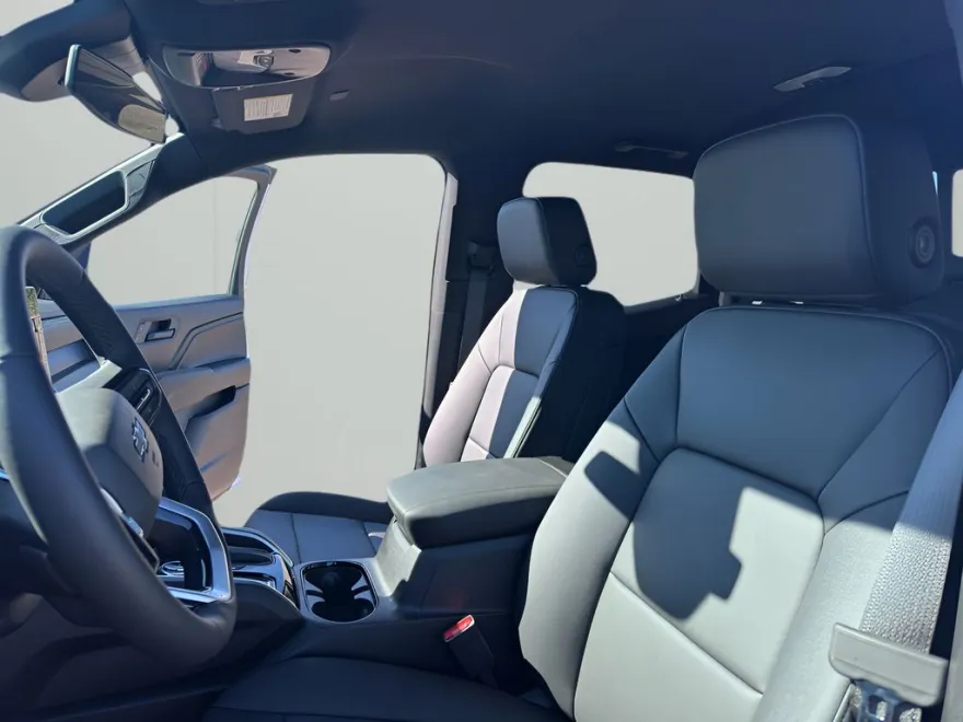 2026 Chevrolet Colorado Trail Boss photo 1