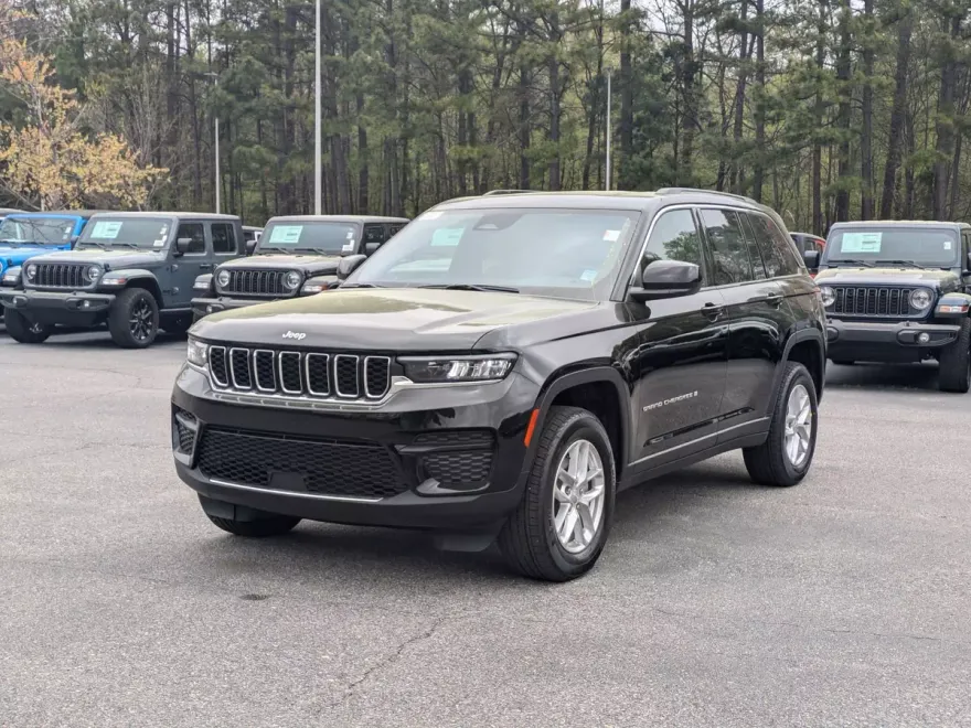 2025 Jeep Grand Cherokee Laredo X photo 1