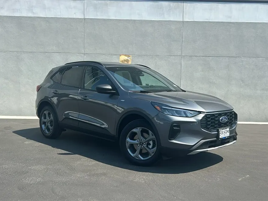 2025 Ford Escape ST-Line photo 1