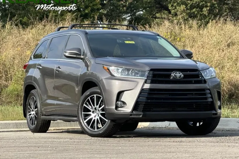 2018 Toyota Highlander SE photo 1