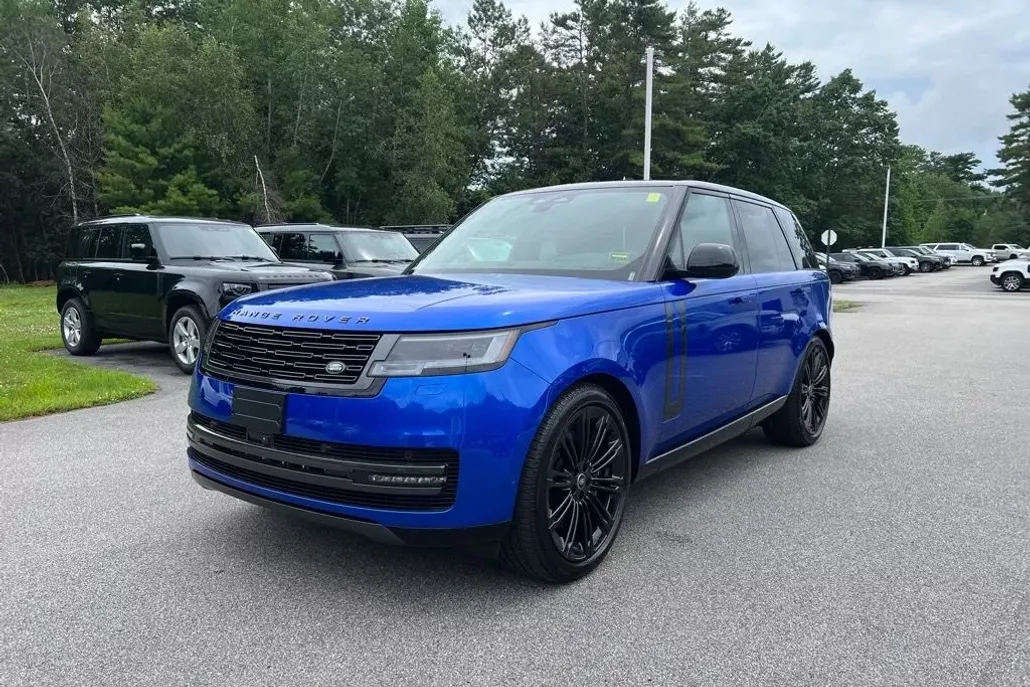 2025 Land Rover Range Rover SE photo 1