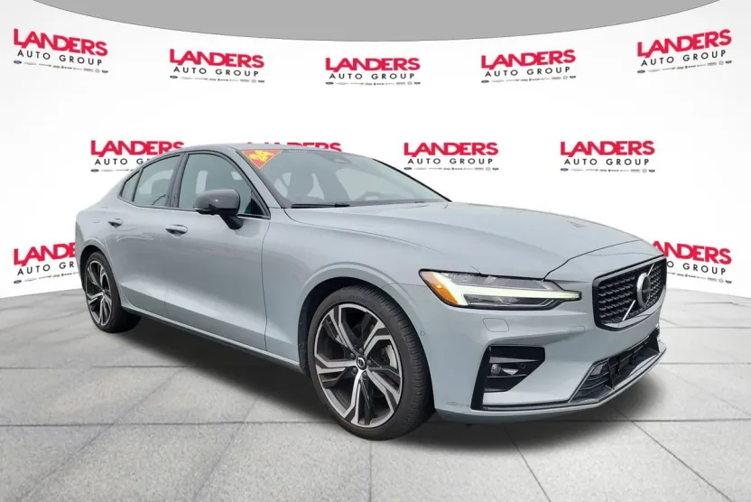 2024 Volvo S60 B5 Plus photo 1