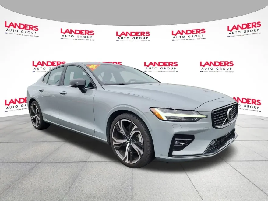 2024 Volvo S60 B5 Plus photo 1
