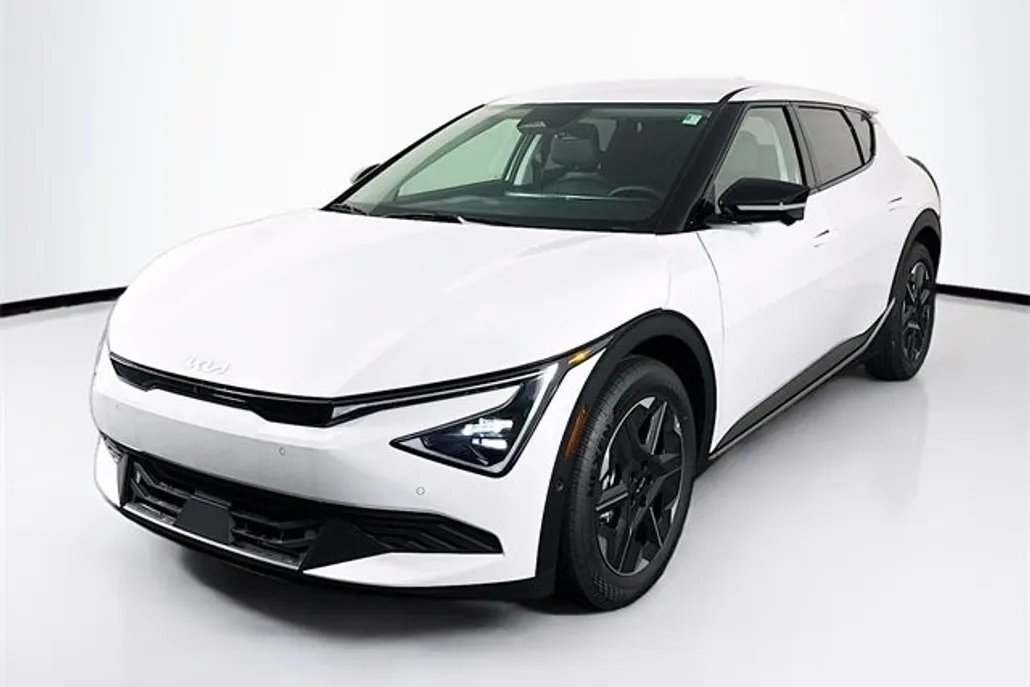 2025 Kia EV6 Light photo 1