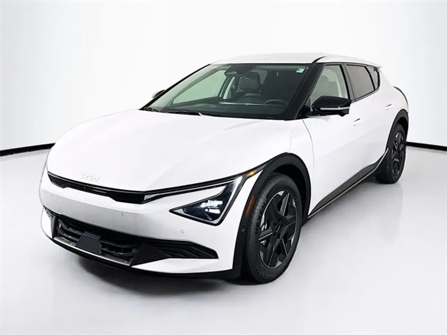 2025 Kia EV6 Light photo 1