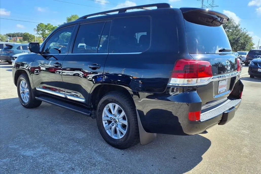 2021 Toyota Land Cruiser photo 1