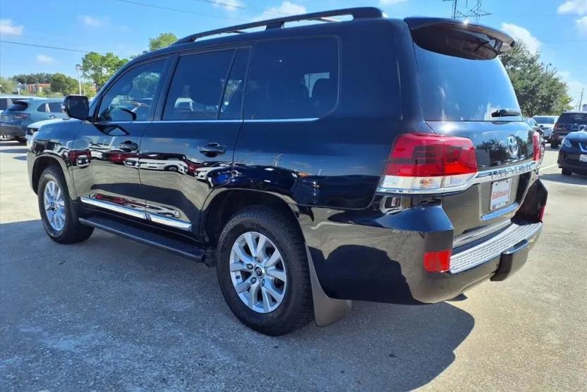 2021 Toyota Land Cruiser photo 1