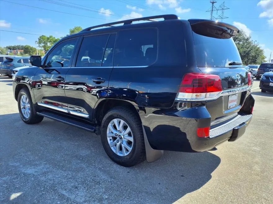 2021 Toyota Land Cruiser photo 1