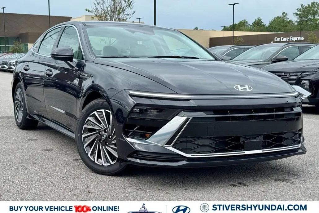 2025 Hyundai Sonata Hybrid SEL photo 1