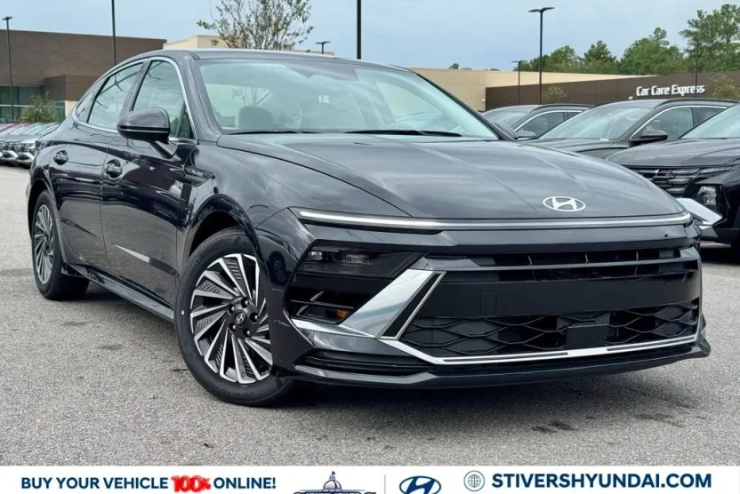 2025 Hyundai Sonata Hybrid SEL photo 1