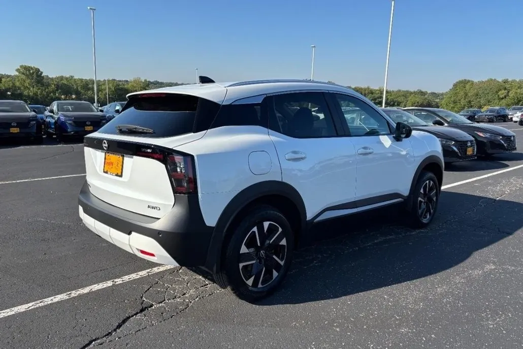 2026 Nissan Kicks SV photo 1