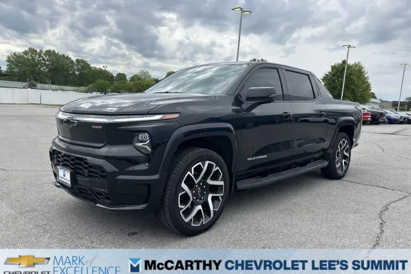 2024 Chevrolet Silverado EV RST photo 1