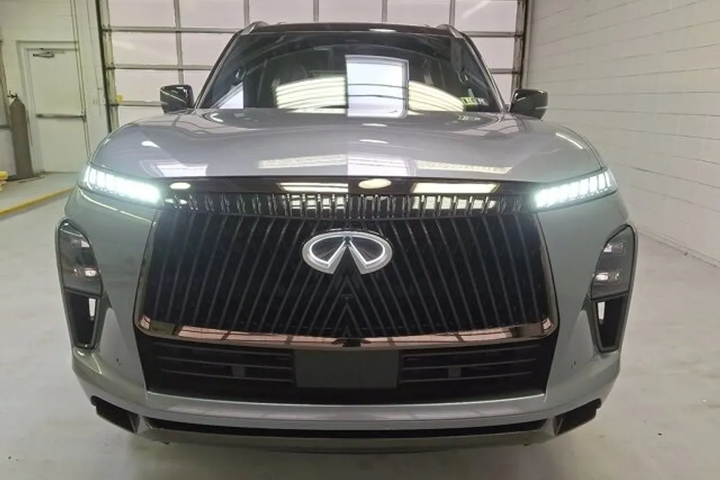 2025 Infiniti QX80 photo 1