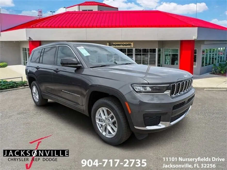2025 Jeep Grand Cherokee Laredo photo 1