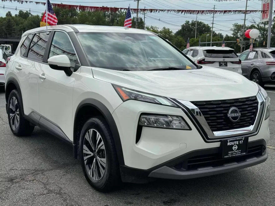 2023 Nissan Rogue SV photo 1