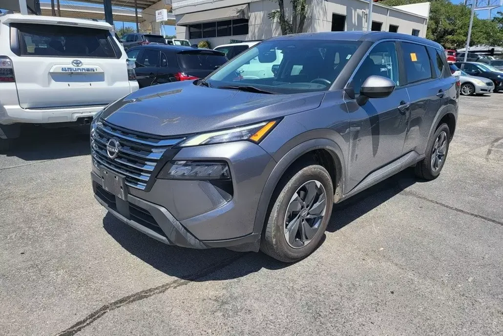 2024 Nissan Rogue SV photo 1