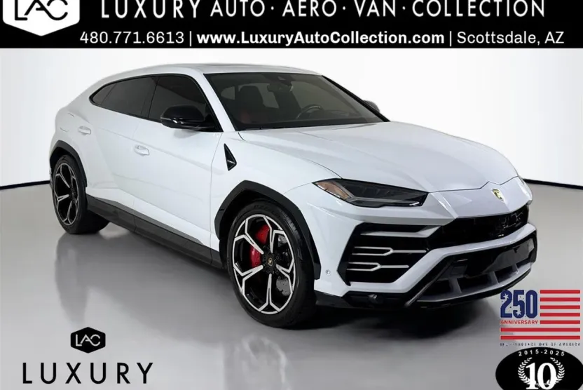 2021 Lamborghini Urus photo 1