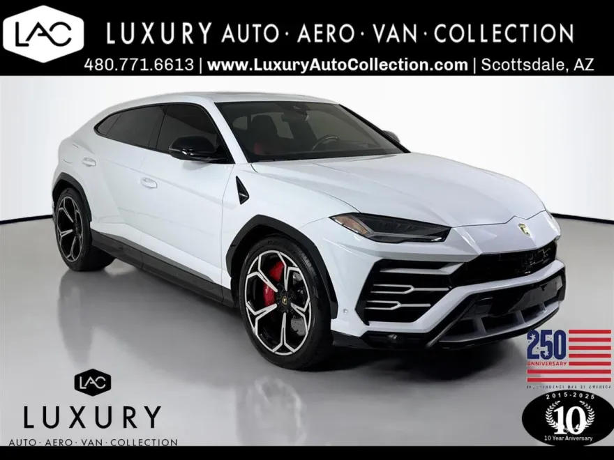 2021 Lamborghini Urus photo 1