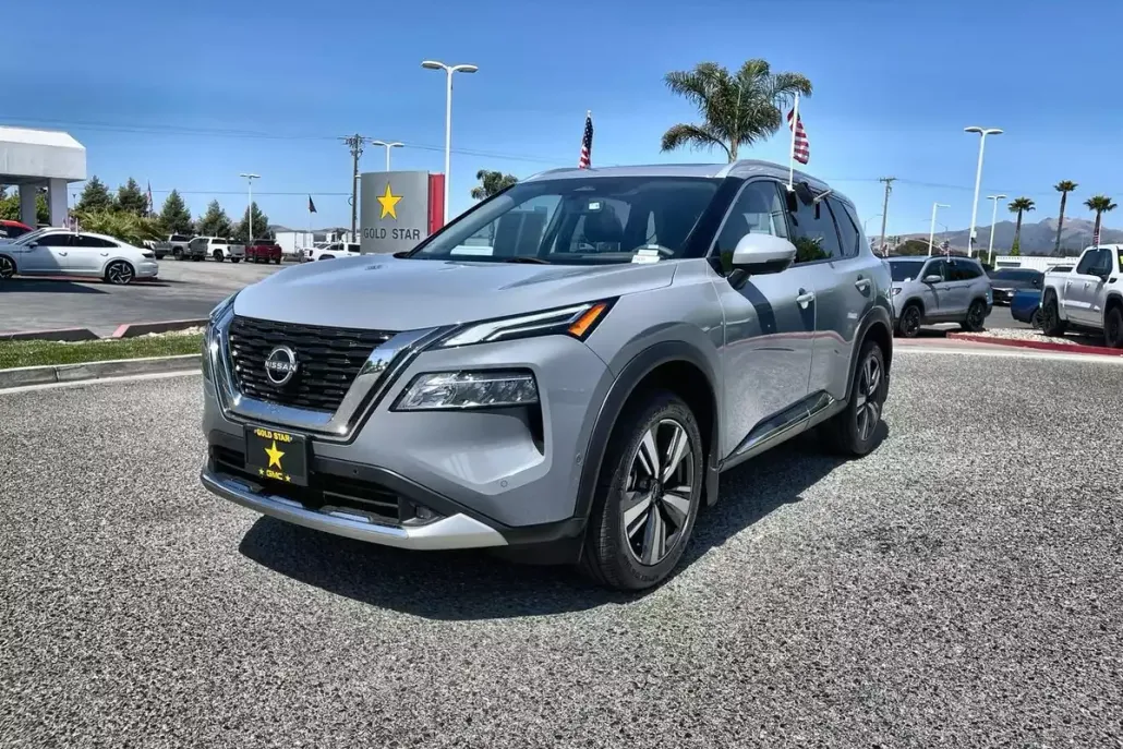 2022 Nissan Rogue Platinum photo 1