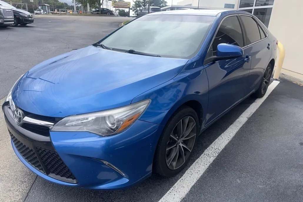 2017 Toyota Camry XSE photo 1