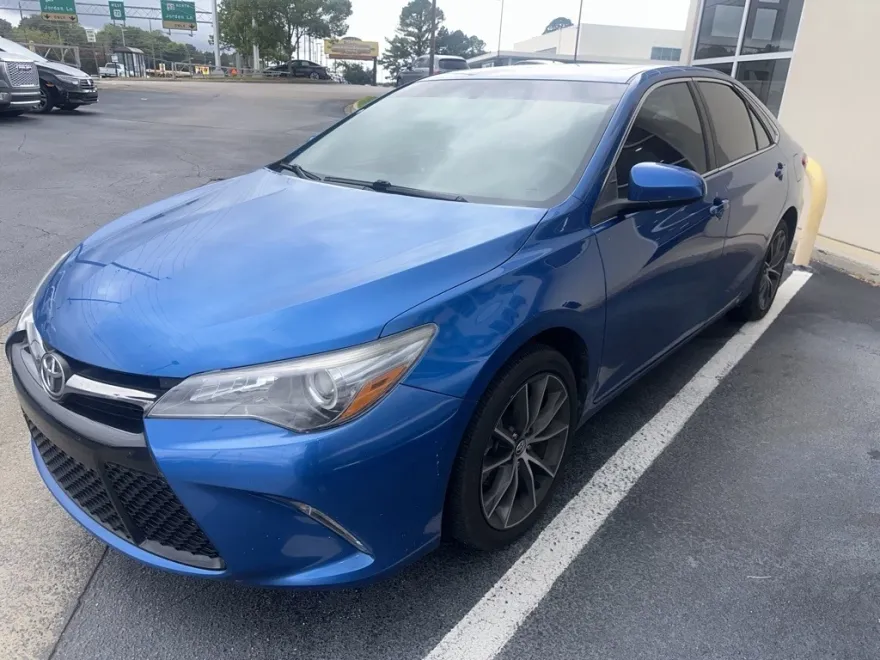 2017 Toyota Camry XSE photo 1