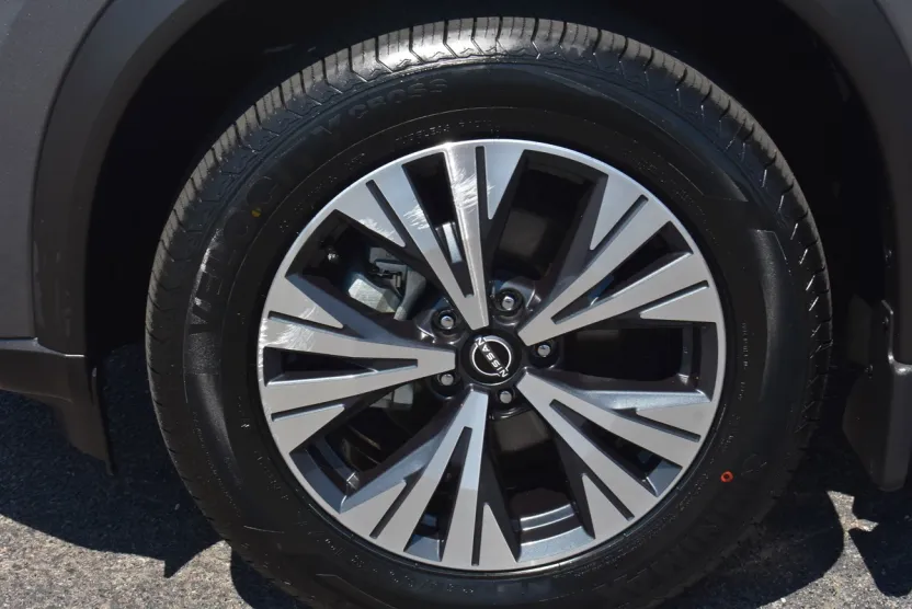 2023 Nissan Rogue SV photo 1