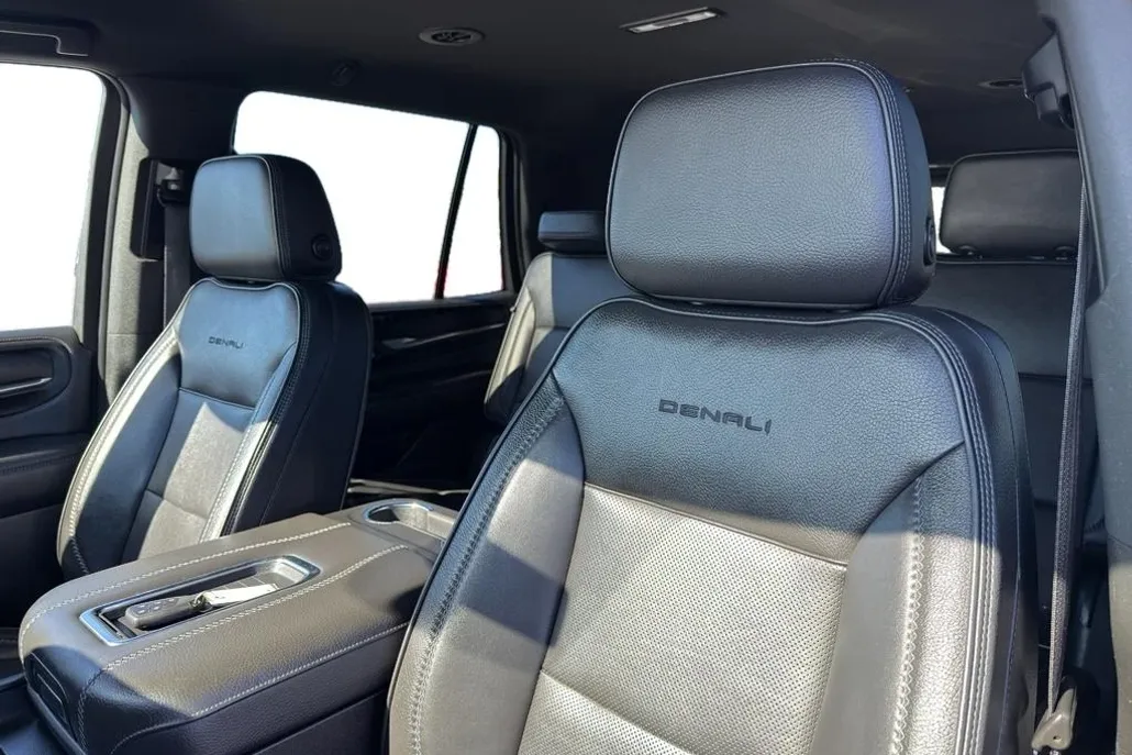 2022 Gmc Yukon Denali photo 1