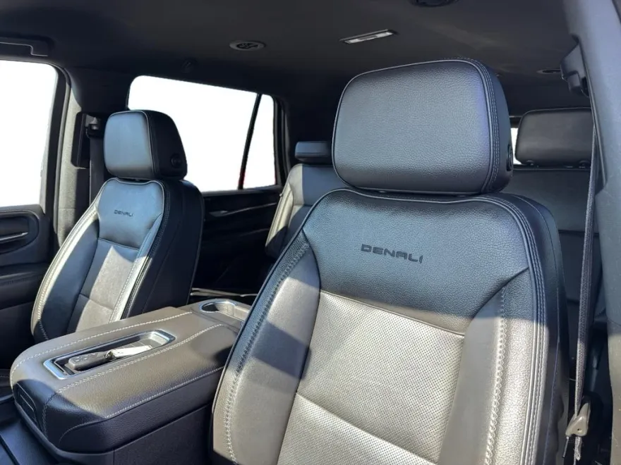 2022 Gmc Yukon Denali photo 1
