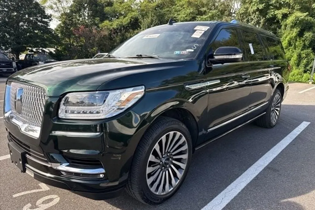 2021 Lincoln Navigator L Reserve photo 1