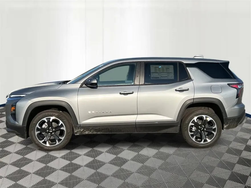 2026 Chevrolet Equinox LT photo 1