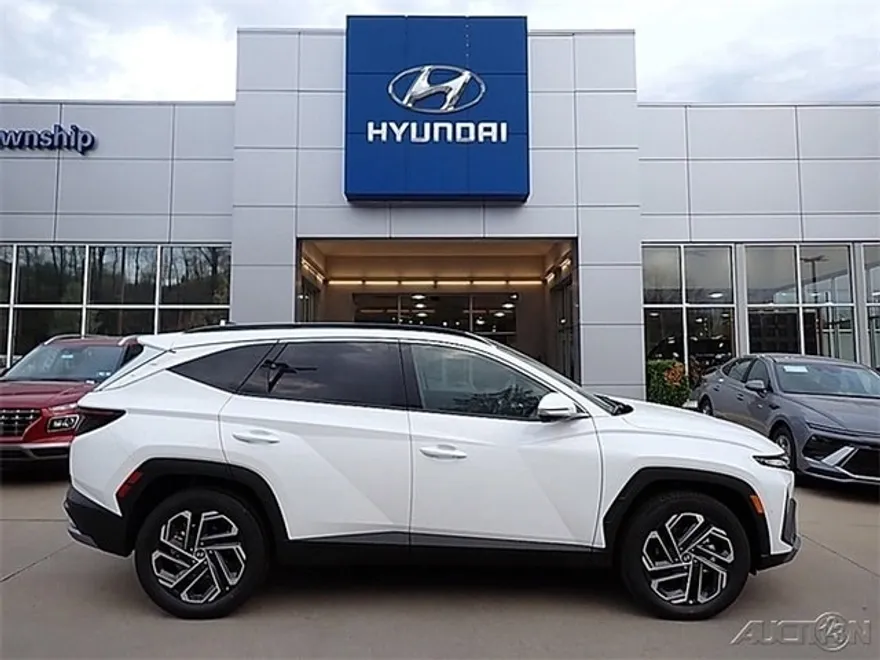 2025 Hyundai Tucson Hybrid Limited photo 1