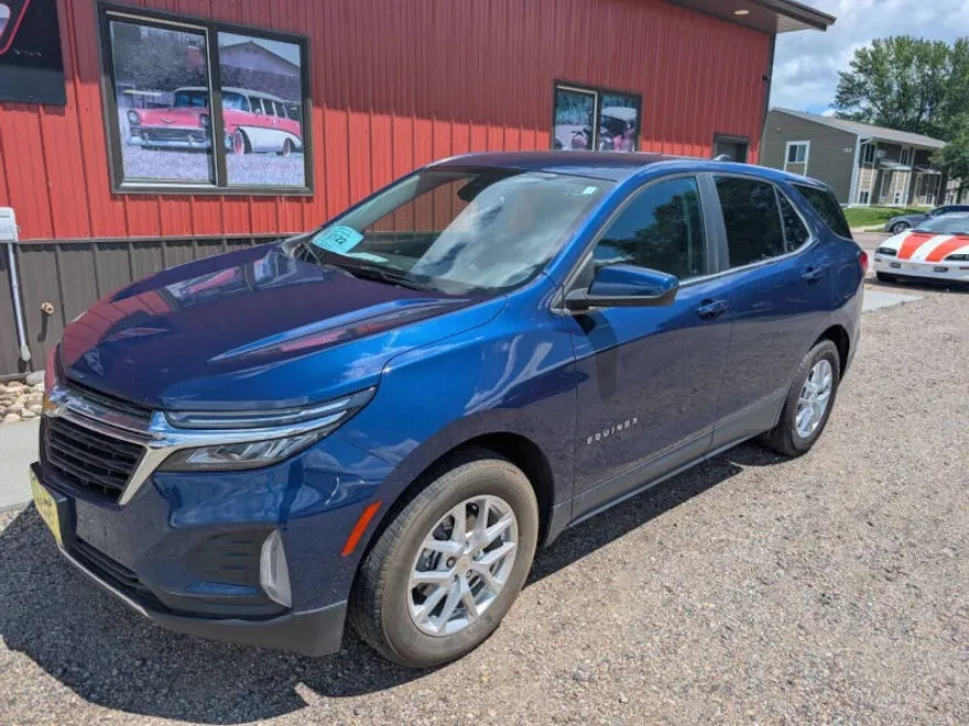 2022 Chevrolet Equinox LT photo 1