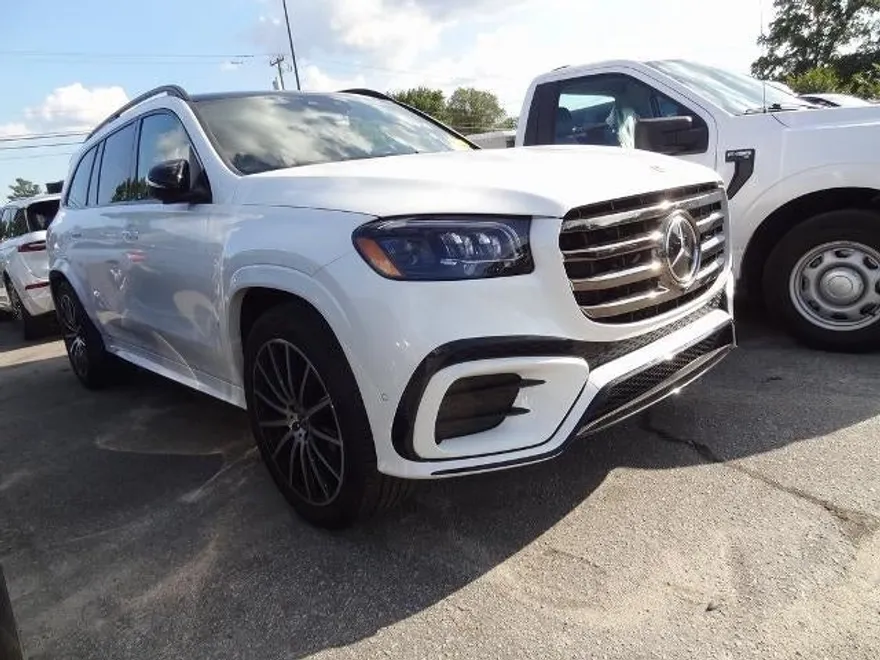 2025 Mercedes Benz GLS 450 4MATIC photo 1